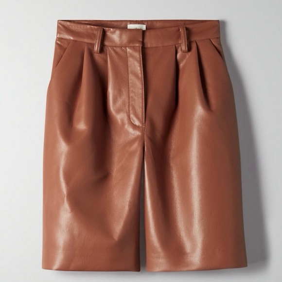 Aritzia Pants - Aritzia Babaton Limerick high-waisted vegan leather shorts. 🤎